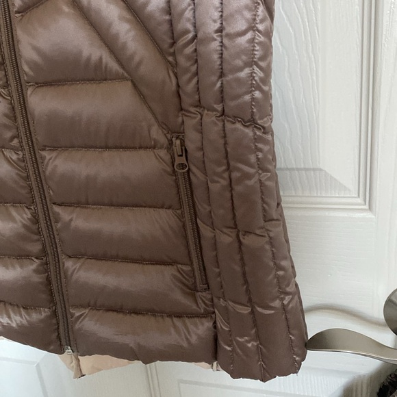 Bernardo Packable Puffer Vest Sz Med - Picture 5 of 15